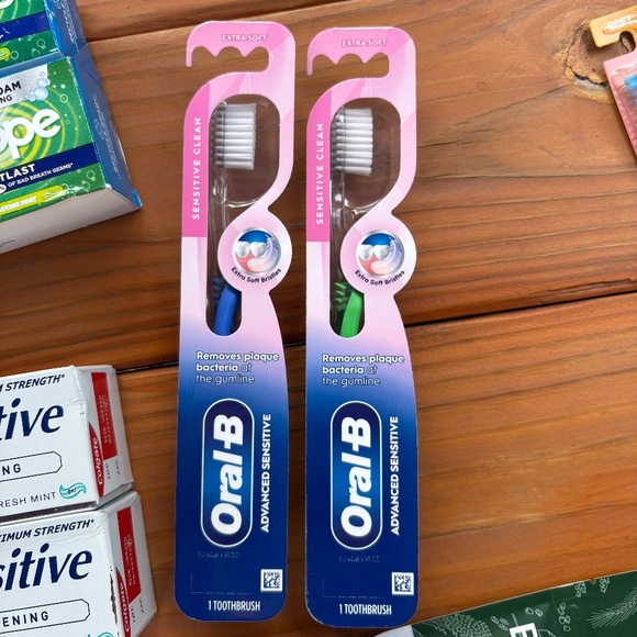 NWT Oral B, Crest, Colgate Dental Bundle, Toothpaste, Toothbrushes - Picture 7 of 10